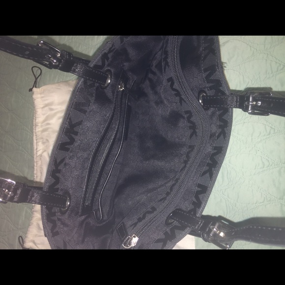 Black MK bag ONLY- great condition - Picture 4 of 4